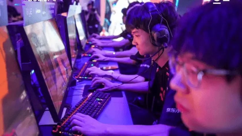 AL战队团队配合碾压IG，峡谷先锋运营战术致胜